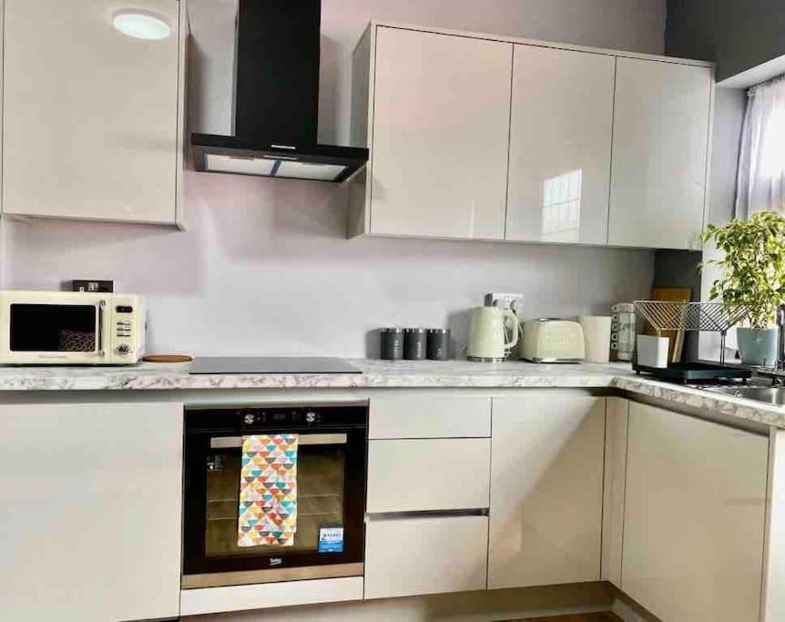 Lovely 1 Bed Studio Apartment With Free Parking Oxford Luaran gambar